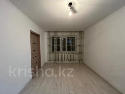 3-комнатная квартира · 43 м² · 1/5 этаж, Майкудук, 15й микрорайон за 9.5 млн ₸ в Караганде, Алихана Бокейханова р-н