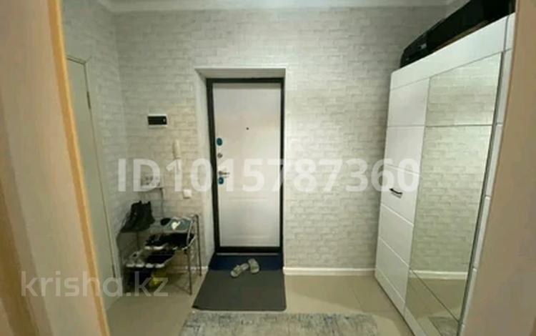 1-комнатная квартира · 35 м² · 1/8 этаж, мкр Комсомольский, АЛИХАН БОКЕЙХАН 17/1 — Алихан бокейханов пересечения бухар жырау за 220 000 ₸ в Астане, Есильский р-н — фото 2