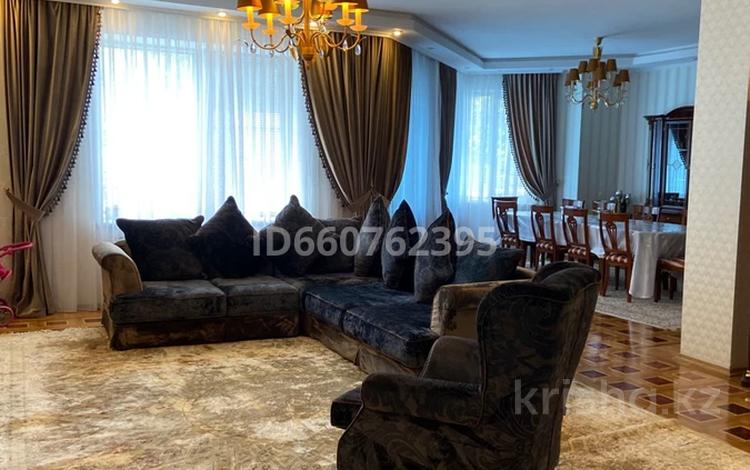 3-комнатная квартира · 176 м² · 4/9 этаж, Самал-2 мкр 63 за 800 000 ₸ в Алматы, Медеуский р-н — фото 2