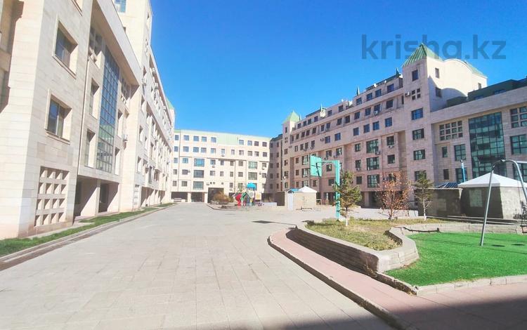5-комнатная квартира · 174 м² · 7/7 этаж, Кабанбай Батыра 13 за 118 млн ₸ в Астане, Есильский р-н — фото 2