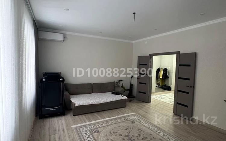 3-комнатная квартира · 89 м² · 2/5 этаж, мкр Жана Орда, Жуманиязова 91 за 250 000 ₸ в Уральске — фото 2