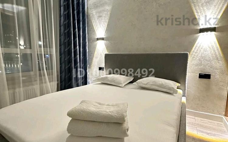 2-комнатная квартира · 45 м² · 6/9 этаж, мкр Пригородный, Аль-Фараби 5 за 20 000 ₸ в Астане, Есильский р-н — фото 2