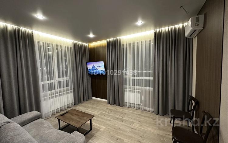 2-комнатная квартира · 45 м² · 8/17 этаж, мкр Юго-Восток, Ашимова 7/1 за 16 000 ₸ в Караганде, Казыбек би р-н — фото 2