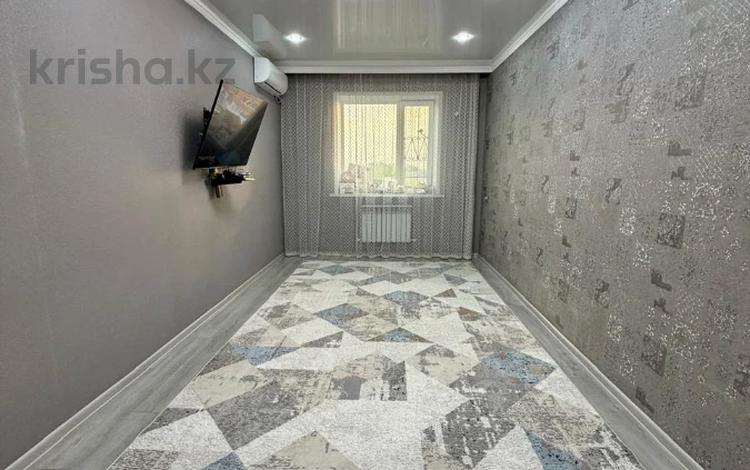 2-бөлмелі пәтер · 60.5 м² · 6/6 қабат, Строитель ш/а., бағасы: 25 млн ₸ в Уральске, мкр Строитель — фото 11