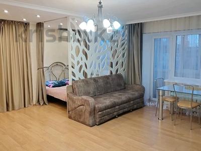 1-бөлмелі пәтер · 50 м² · 4/5 қабат, Тауелсызлык 37 — Угол Тарана Абая Цум, Март, Макдональдс, Горотдел, Центральный парк, бағасы: 2 000 ₸ в Костанае