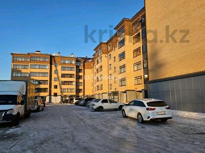 3-комнатная квартира · 80 м² · 3/5 этаж, Ауэзова 20 за 45 млн 〒 в Щучинске