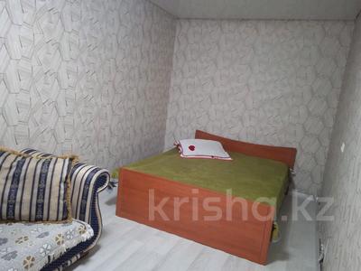 2-комнатная квартира · 47 м² · 2/5 этаж, Майкудук, Майкудук, 12й микрорайон — Мактуб торговый дом за 13 000 ₸ в Караганде, Алихана Бокейханова р-н