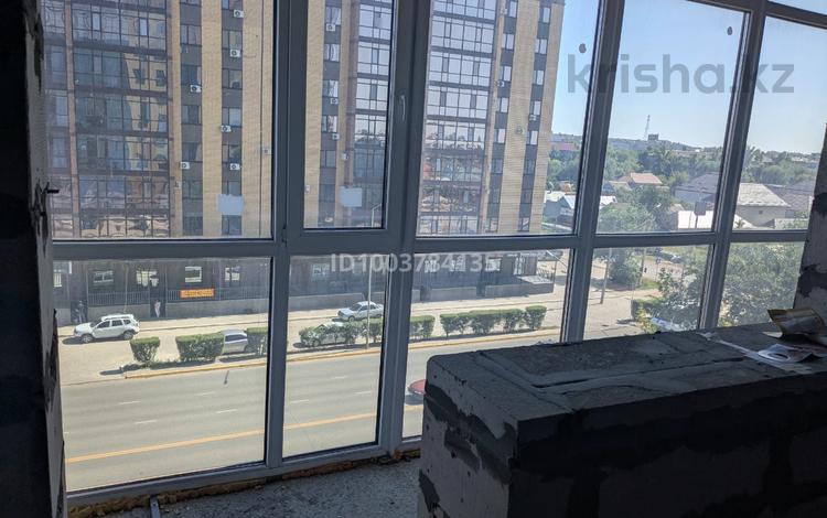 1-бөлмелі пәтер · 61.2 м² · 5/10 қабат, мкр Строитель, Ульяны Громовой 18, бағасы: 20 млн ₸ в Уральске — фото 9