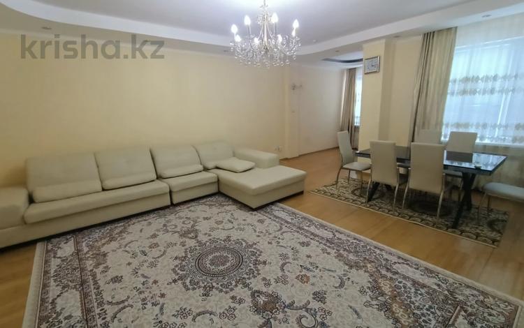 3-комнатная квартира, 120 м², 3/8 этаж помесячно, Кулманова 1 — Жарбусынова