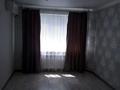 1-комнатная квартира, 42 м², 2 этаж по часам, мкр 8, Жубанова 294 за 1 000 〒 в Актобе, мкр 8 — фото 2