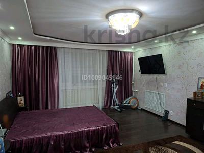 3-бөлмелі пәтер · 90 м² · 1/3 қабат, Абая 49-а, бағасы: 40 млн ₸ в Жезказгане