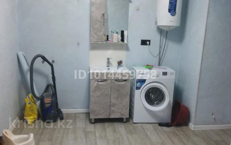 Отдельный дом · 3 комнаты · 70 м² · 7 сот., Рыскулова — За магазином Гулназ за 7 млн ₸ в Урджаре — фото 2
