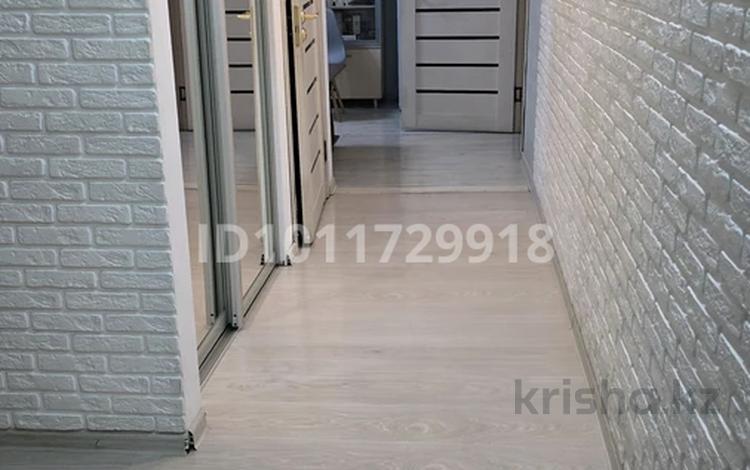 3-комнатная квартира · 58.9 м² · 1/5 этаж, мкр Тастак-1 — парковая зона Сайран за 40 млн ₸ в Алматы, Ауэзовский р-н — фото 2