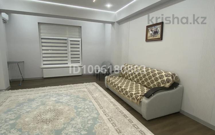 1-комнатная квартира · 70 м² · 5/9 этаж, 40-й мкр 2 за 250 000 ₸ в Актау — фото 2