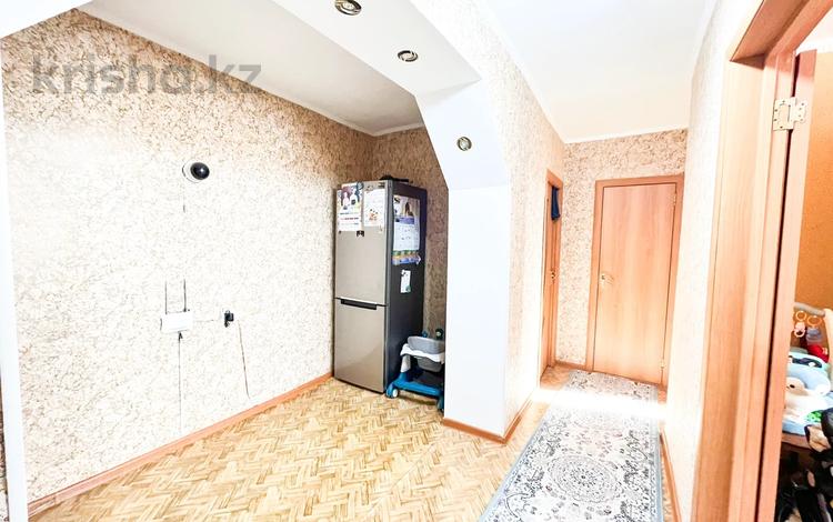 3-комнатная квартира, 62 м², 6/9 этаж, 4 мкр 14 за 19.5 млн 〒 в Талдыкоргане — фото 2