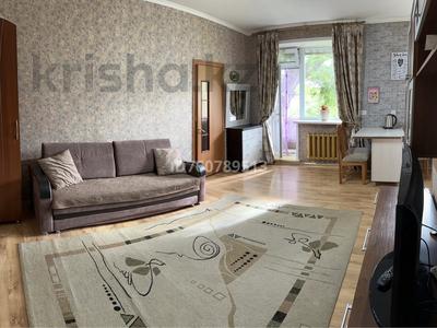 2-бөлмелі пәтер · 45 м² · 2/2 қабат, мкр Михайловка 17/4 — Аманжолова, бағасы: 180 000 〒 в Караганде, Казыбек би р-н