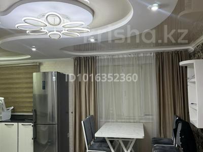 3-комнатная квартира · 60 м² · 1/5 этаж, мкр Акбулак 1 — Центральная мечеть за 200 000 ₸ в Таразе