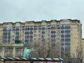 2-комнатная квартира, 62 м², 9 этаж помесячно, Алии Молдагуловой 30б за 300 000 〒 в Актобе — фото 2