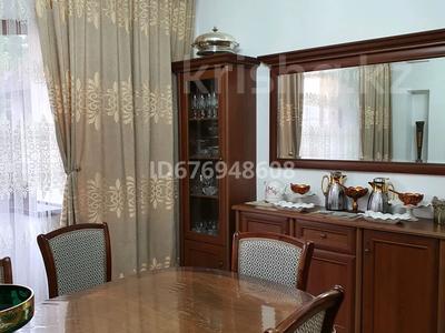 Отдельный дом · 5 комнат · 300 м² · 6 сот., мкр Новый Город за 130 млн 〒 в Караганде, Казыбек би р-н