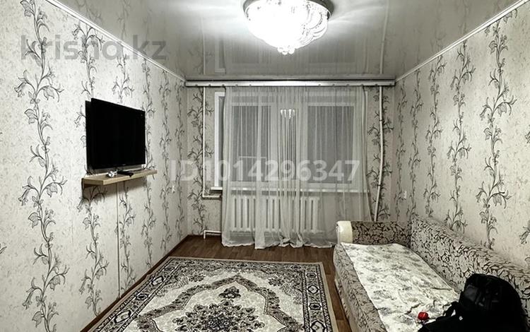 2-комнатная квартира · 54 м² · 5/9 этаж, мкр Юго-Восток, Университетская 29 — Ориентировочно находится возле новой корзины, магазин феникс за 210 000 ₸ в Караганде, Казыбек би р-н — фото 2