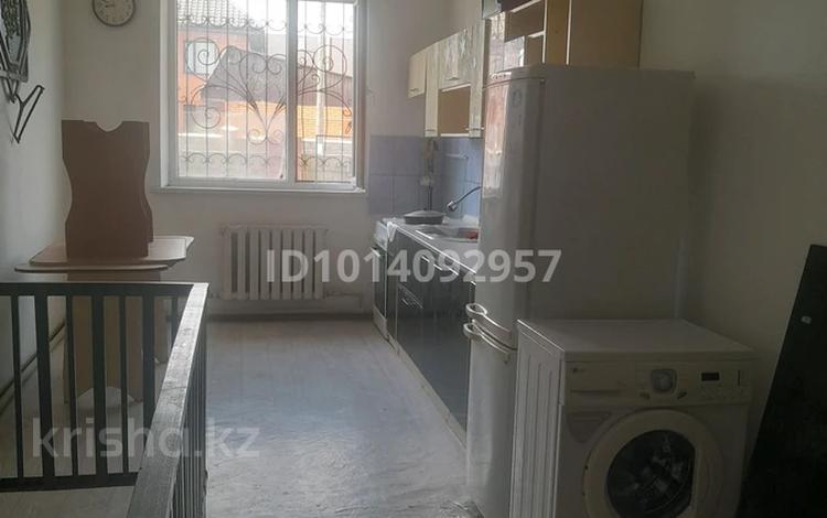 1-бөлмелі пәтер · 50 м² · 1/3 қабат, Муратбаева 49А, бағасы: 65 000 ₸ в Талдыкоргане, мкр военный городок Жулдыз — фото 2