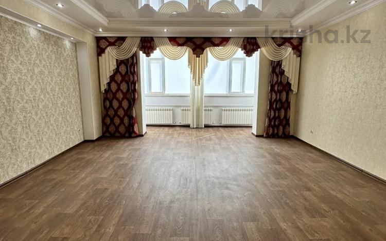 5-комнатная квартира, 154 м², 2/5 этаж, Санкибай батыра 48а