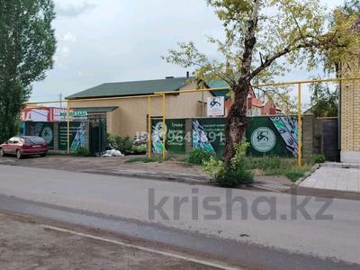 Часть дома · 5 комнат · 280 м² · 1 сот., мкр Шубар, Жанатай Шарденова 1 — Алимхана Ермекова за ~ 3.5 млн 〒 в Астане, Есильский р-н