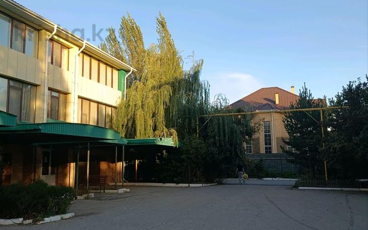 4-комнатная квартира · 250 м² · 2/3 этаж, Газизы Жубановой 15 за 350 000 ₸ в Актобе — фото 2