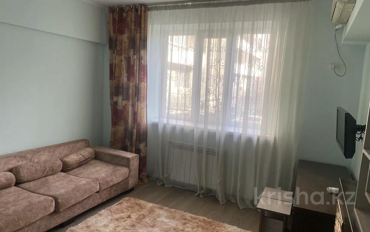1-комнатная квартира · 30 м², Толе би 12 за 220 000 ₸ в Алматы, Медеуский р-н — фото 2