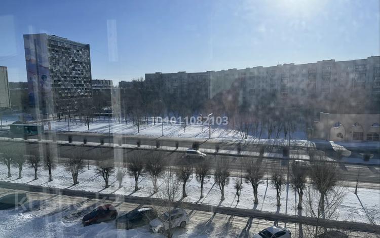 3-комнатная квартира · 73.3 м² · 5 этаж, Микрорайон Степной-2 участок 2/6 за 35 млн ₸ в Караганде, Казыбек би р-н — фото 2