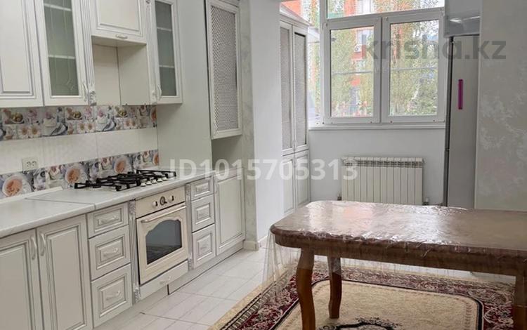 3-бөлмелі пәтер · 110 м² · 1/10 қабат, Алтын орда ш/а., Газизы Жубановой 146 — Возле Цона, бағасы: 300 000 ₸ в Актобе, мкр. Алтын орда — фото 2