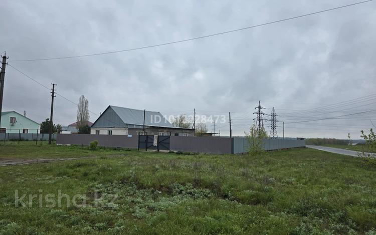 Участок · 10 соток, мкр. Зачаганск пгт, Аккозы батыра 44/1 — Медколледж за 50 млн ₸ в Уральске — фото 2