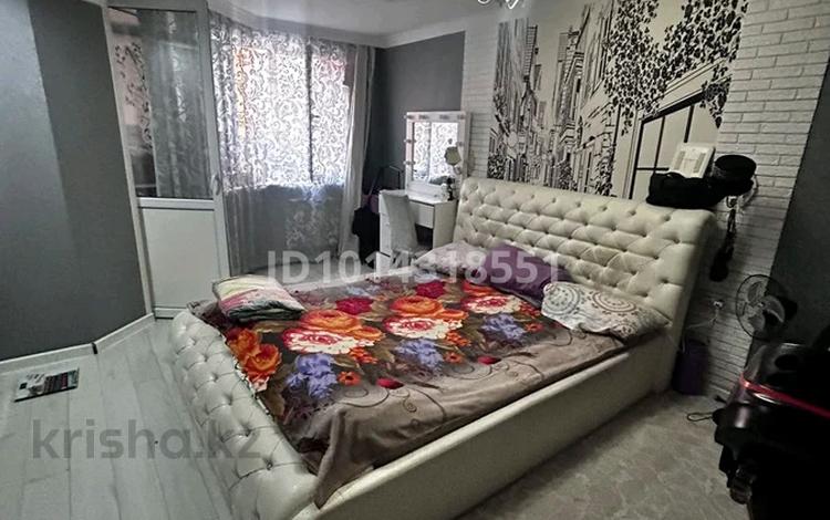 3-бөлмелі пәтер · 90 м² · 4/5 қабат, Думан-2 ш/а. 8 — Меркурград, бағасы: 45 млн ₸ в Алматы, Медеуский р-н — фото 7