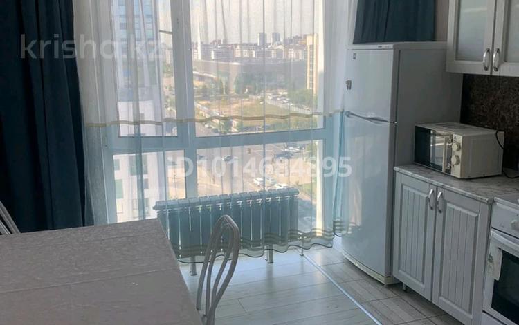 2-комнатная квартира · 57 м² · 10/12 этаж, Бокейхана 40 за 300 000 ₸ в Астане, Есильский р-н — фото 8