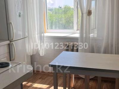 3-бөлмелі пәтер · 54 м² · 3/5 қабат, Б-р Гарышкерлер 33, бағасы: 20 млн ₸ в Жезказгане