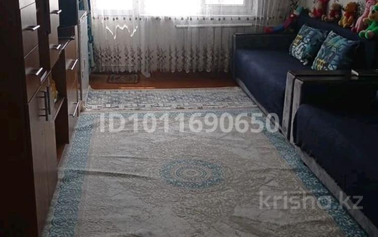 3-бөлмелі пәтер · 60 м² · 5/5 қабат, Проспект Абая 64, бағасы: 8.9 млн ₸ в Риддере — фото 2