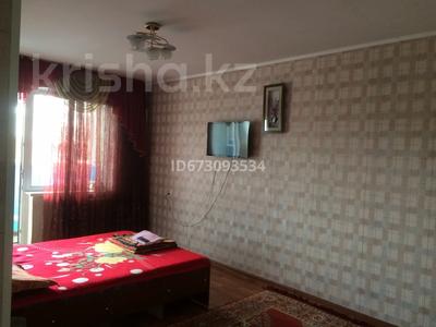 1-комнатная квартира, 35 м², 3/5 этаж посуточно, Казахстанская 100 за 6 000 〒 в Талдыкоргане