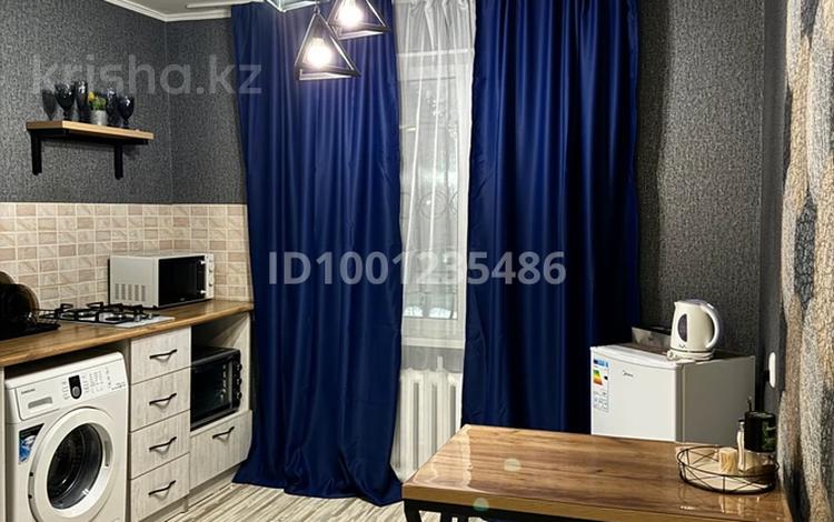 1-комнатная квартира · 33 м² · 1/9 этаж, 3 А микрорайон 16 — Автовокзал за 11 000 〒 в Темиртау — фото 5