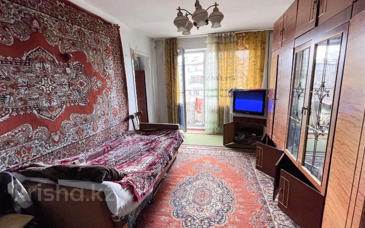 2-комнатная квартира, 43 м², 4/5 этаж, Самал за 11 млн 〒 в Талдыкоргане, мкр Самал — фото 2