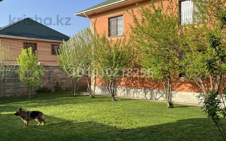 Отдельный дом · 10 комнат · 280 м² · 10 сот., мкр Калкаман-2 — Пр.Абая -ул.Аспандиярова за 2.5 млн ₸ в Алматы, Наурызбайский р-н — фото 2