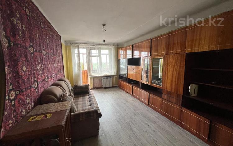 2-комнатная квартира · 43.1 м² · 6/9 этаж, мкр Новый Город, Мкр Новый Город, ЕРМЕКОВА 62 — ЕРМЕКОВА 62, ранее маг. Айман за 13.5 млн ₸ в Караганде, Казыбек би р-н — фото 2