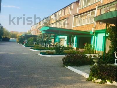 5-комнатная квартира · 225 м² · 2/3 этаж, АлииМолдагуловой 49/1 за 150 млн 〒 в Актобе
