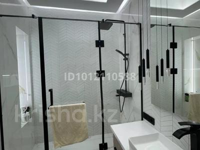 4-бөлмелі пәтер · 186 м² · 1/3 қабат, Жамакаева 252, бағасы: 245 млн ₸ в Алматы, Медеуский р-н