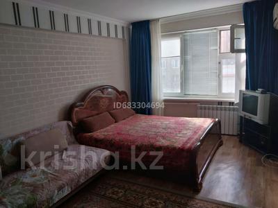 Аренда квартир по часам в Атырауской обл.: 1-комнатная квартира · 42 м² · 2/5 этаж, Привокзальный-5 мкр 27 за 1 500 〒 1-комнатная квартира · 42 м² · 2/5 этаж, Привокзальный-5 мкр 27 за 1 500 〒 в Атырау, мкр Привокзальный-5