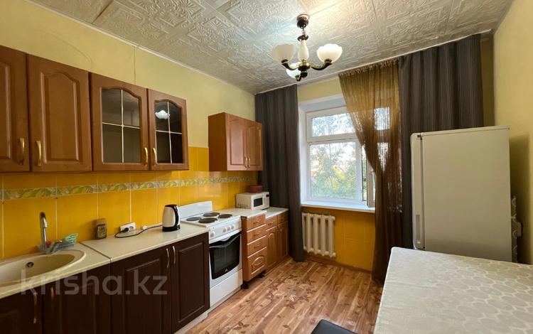 2-бөлмелі пәтер · 54 м² · 6/10 қабат, Степной 4 ш/а., бағасы: 21.4 млн ₸ в Караганде, Казыбек би р-н — фото 2