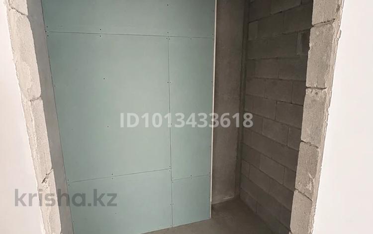 1-бөлмелі пәтер · 32.6 м² · 2/5 қабат, "Шығыс 1" ш/а. 306, бағасы: 8.5 млн ₸ в Актау, мкр "Шыгыс 1" — фото 2