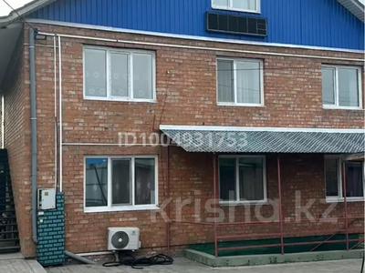 Жеке үй · 8 бөлме · 500 м², Евгения брусиловского 69 — Рядом с 1ой городской больницы, бағасы: 100 000 〒 в Усть-Каменогорске, Ульбинский