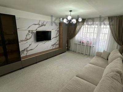 3-комнатная квартира · 62 м² · 2/5 этаж, проспект Ауэзова 24 за 35 млн 〒 в Усть-Каменогорске