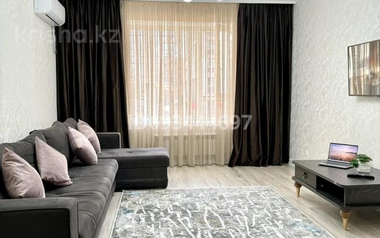 2-комнатная квартира, 75 м², 3/10 этаж посуточно, Розыбакиева 323а за 37 000 〒 в Алматы, Бостандыкский р-н — фото 2