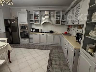 4-бөлмелі пәтер · 165 м² · 5/9 қабат, Аскарова Асанбая — Аль-Фараби, бағасы: 123 млн ₸ в Алматы, Бостандыкский р-н
